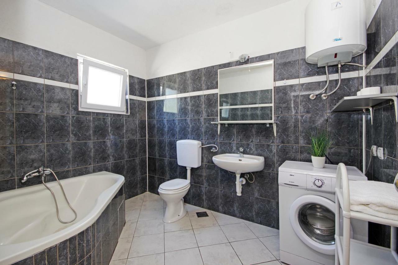 Apartments Solis Makarska Exterior photo